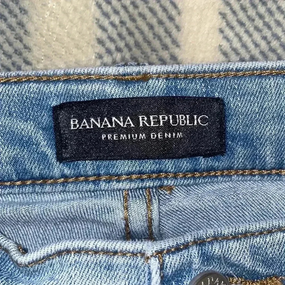 Women’s Banana Republic Jeans - Picture 3 of 5